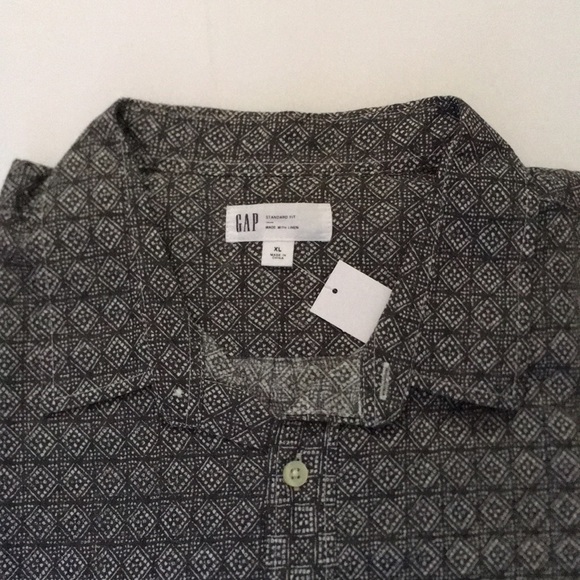 New GAP Men’s Straight Fit Button Up Short Sleeve Island Diamond Print Shirt - Picture 5 of 5